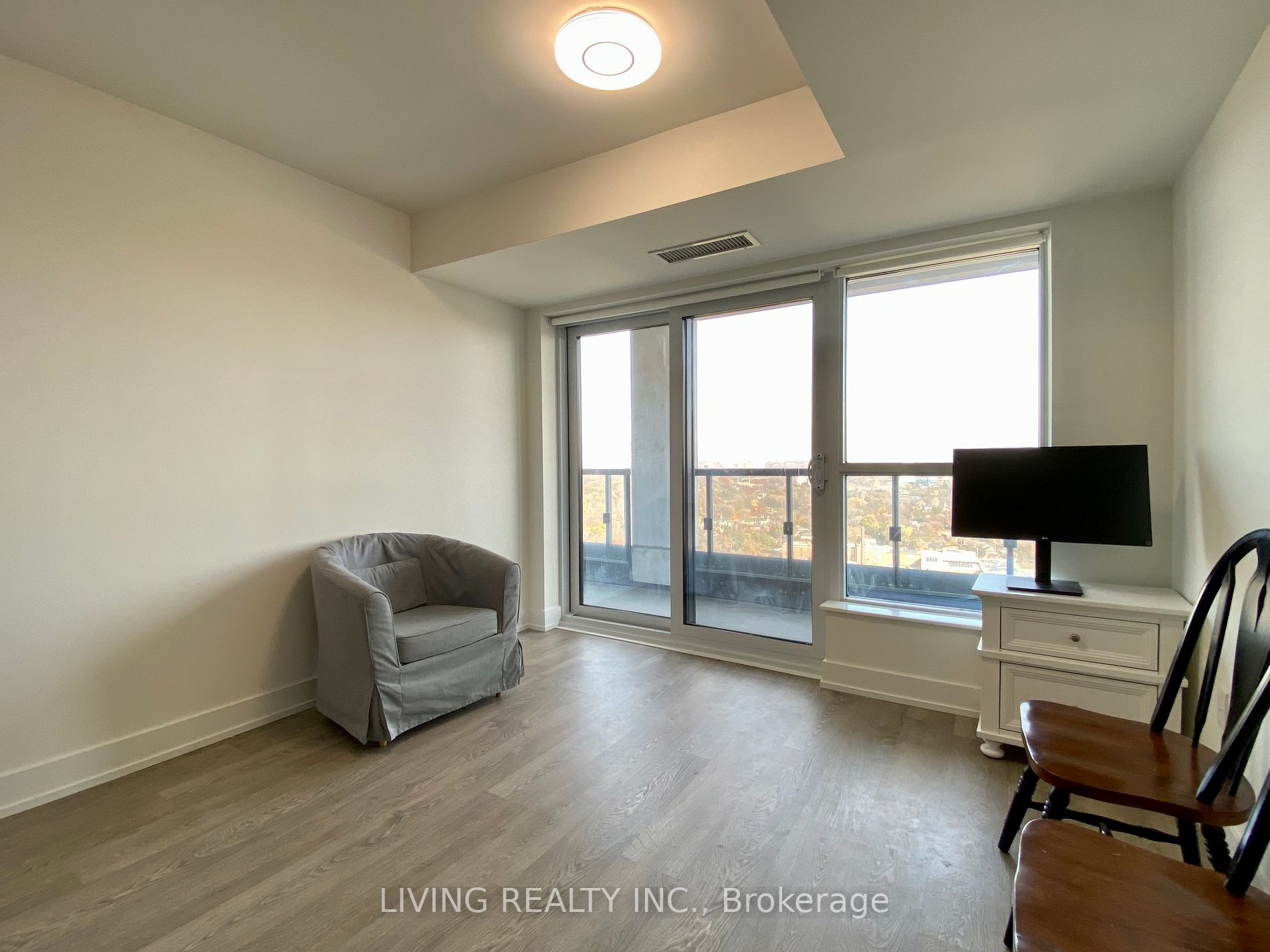 5 Mabelle Ave, #2736