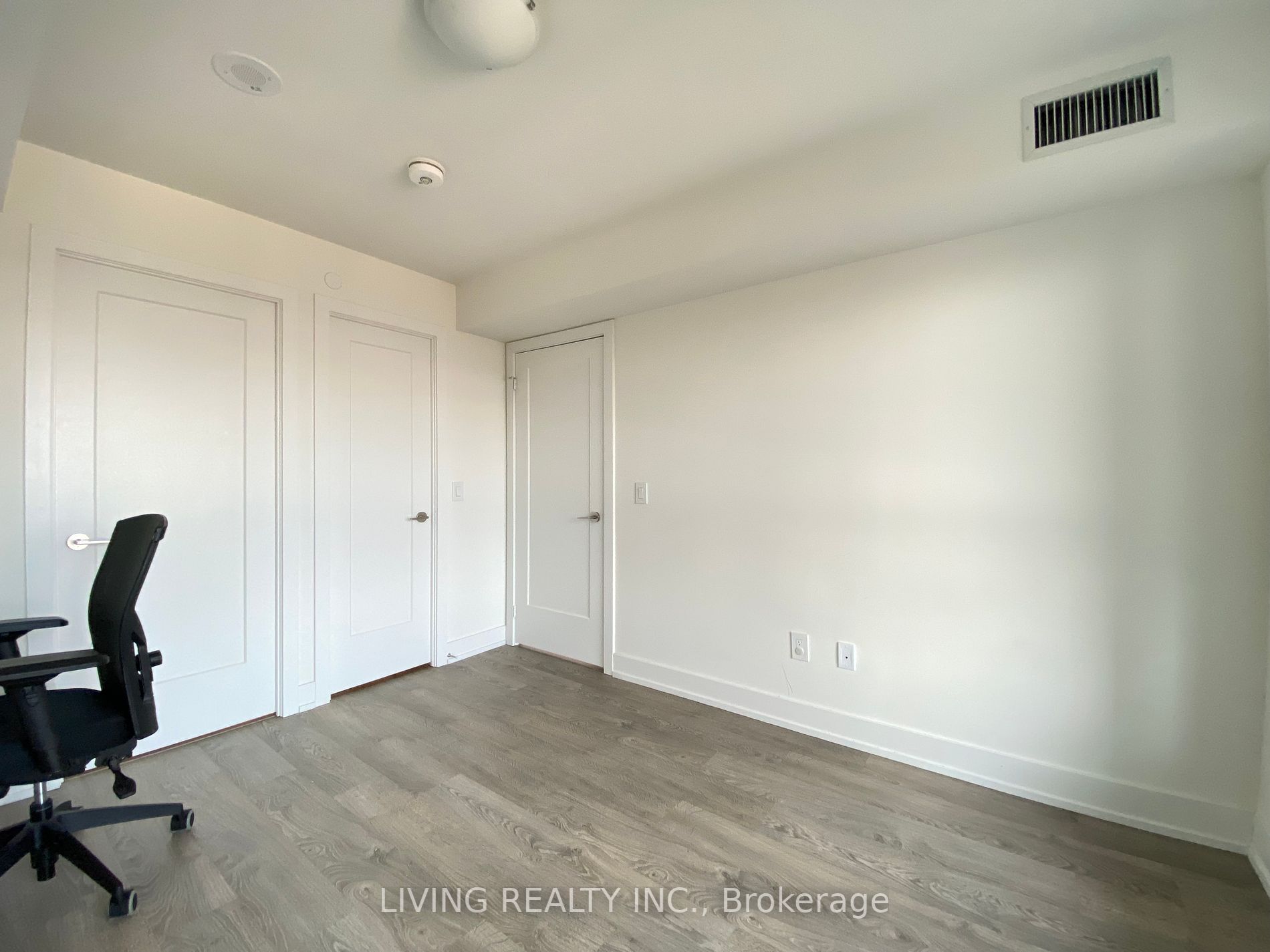 5 Mabelle Ave, #2736