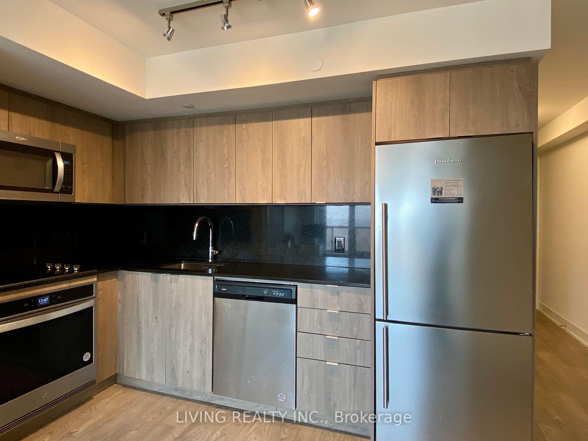 5 Mabelle Ave, #2736