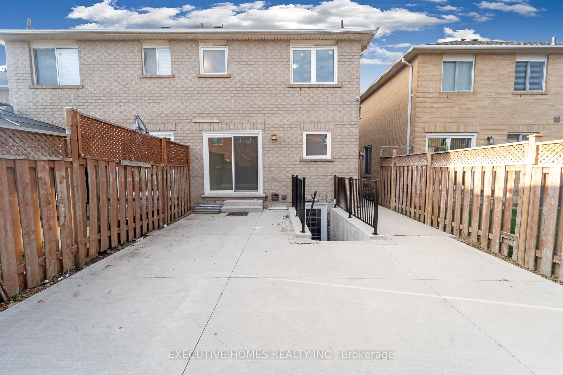 23 Secord Cres