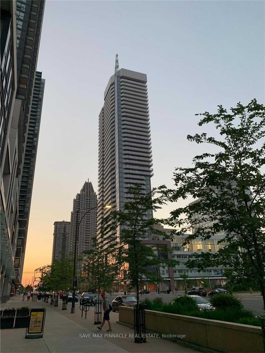 4065 Confederation Pkwy, #2206