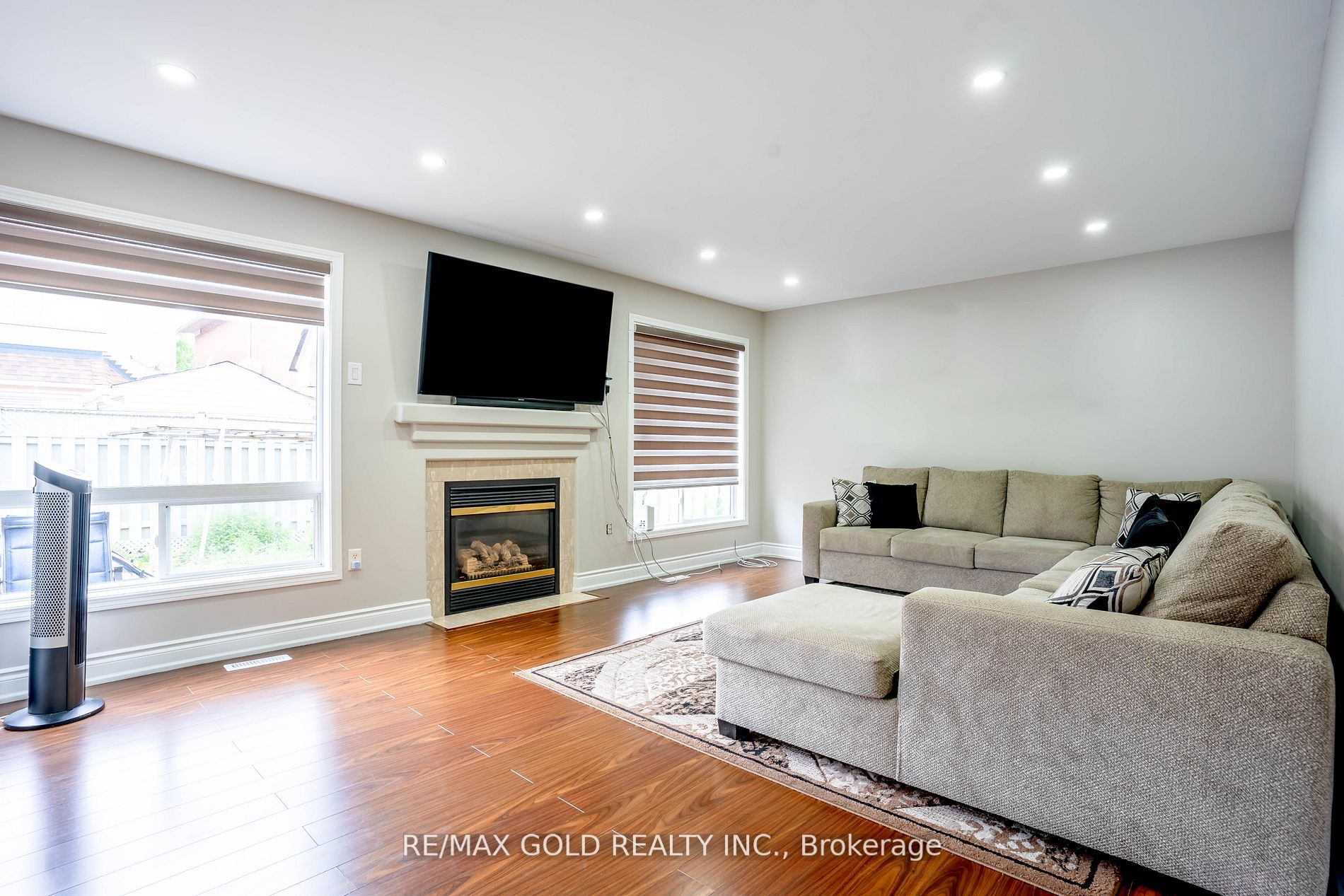 8 Upshall Dr