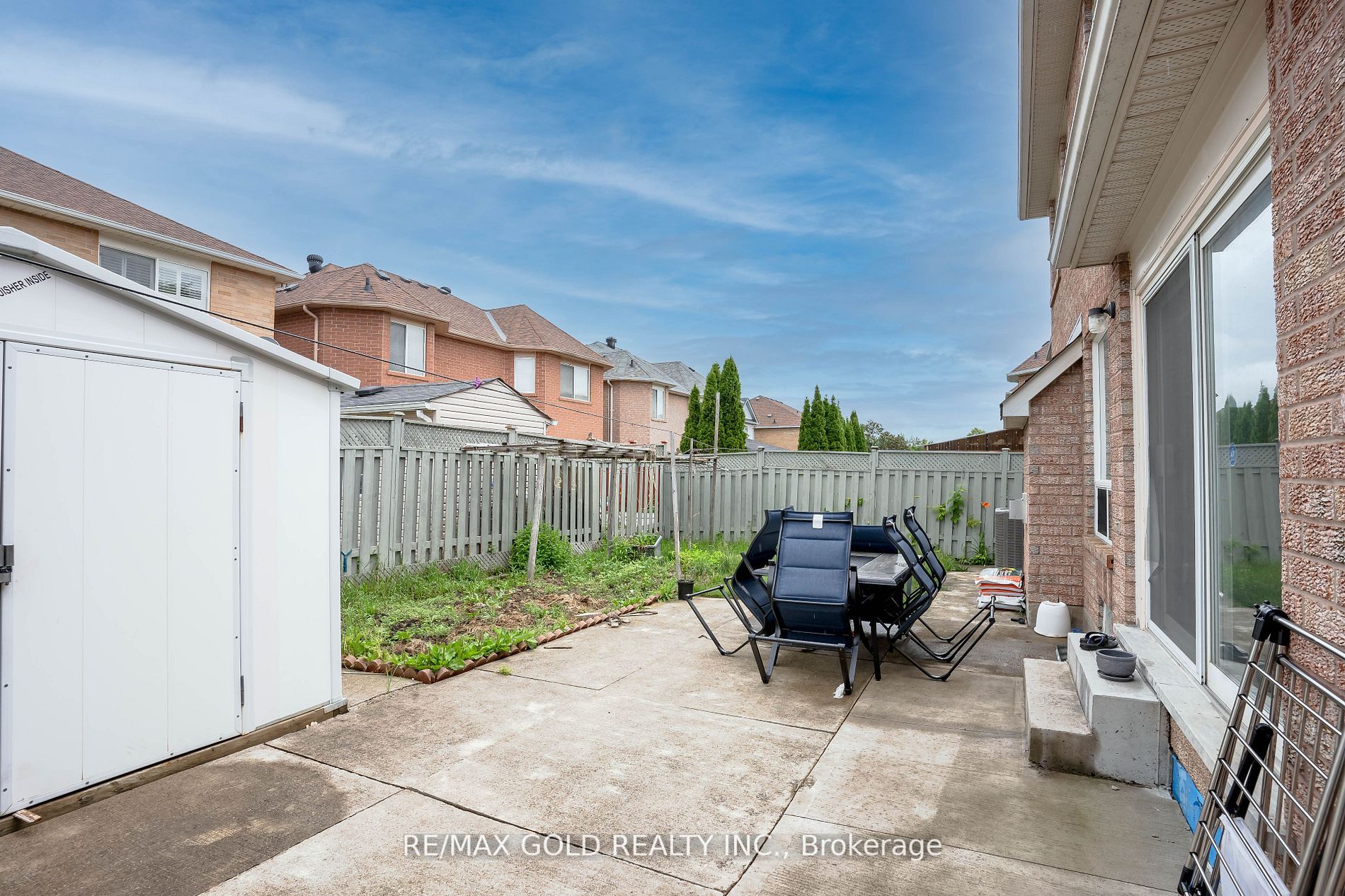 8 Upshall Dr