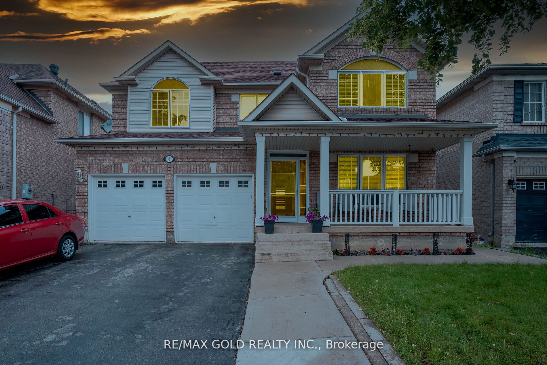 8 Upshall Dr