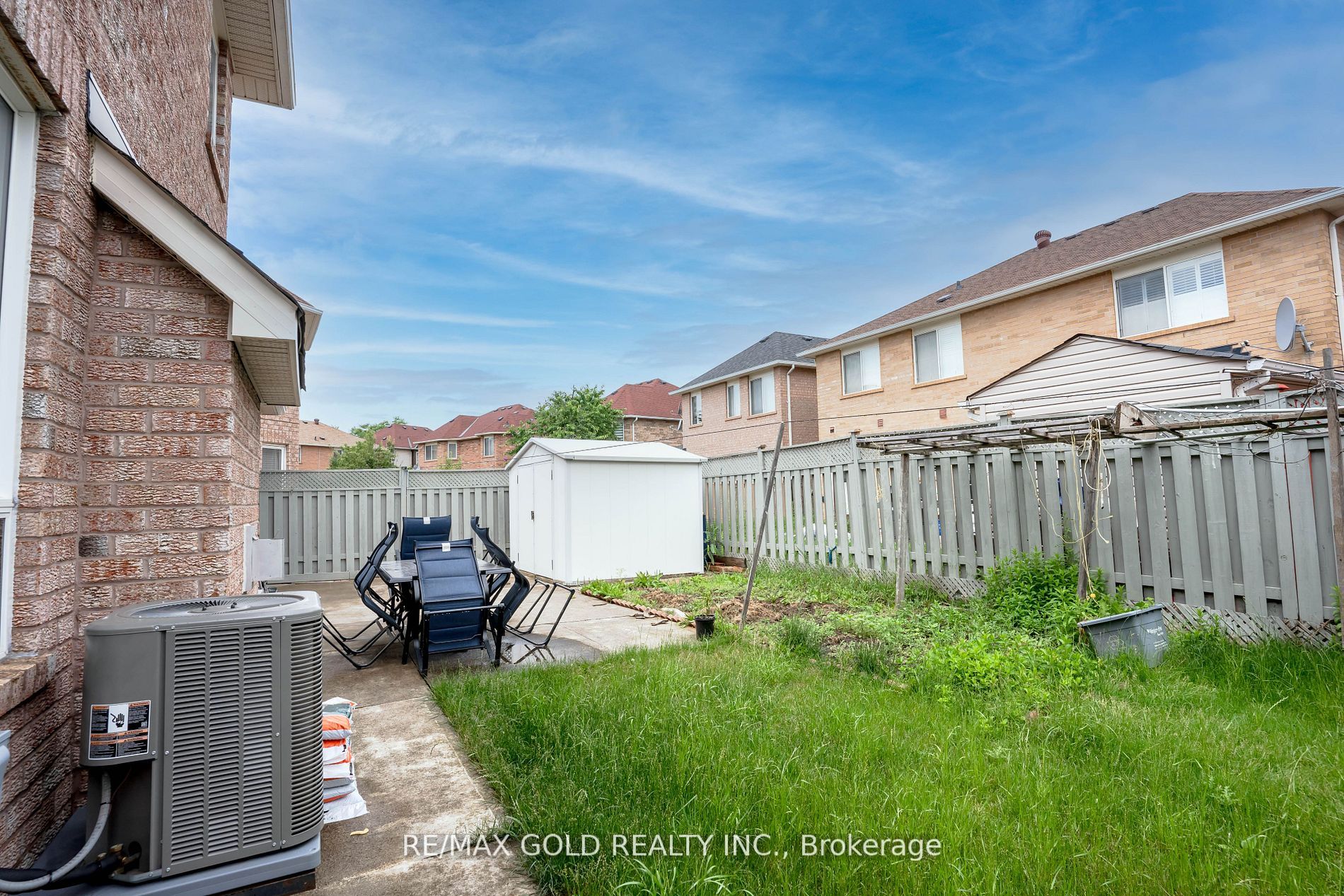 8 Upshall Dr