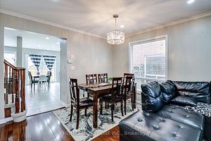 1104 Barclay Circ