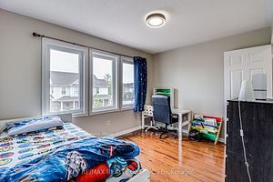 1104 Barclay Circ