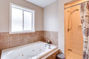 1104 Barclay Circ