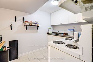 1104 Barclay Circ
