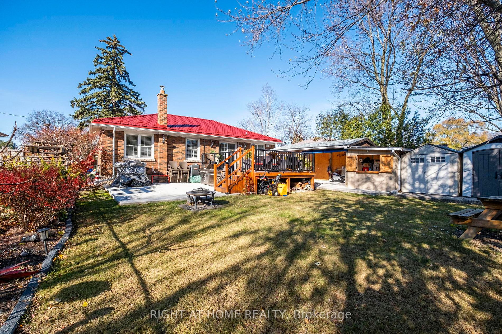 140 Meadowbrook Dr