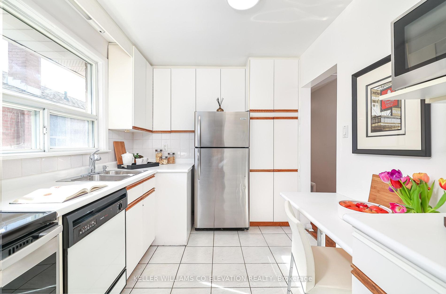 18 Littlewood Cres