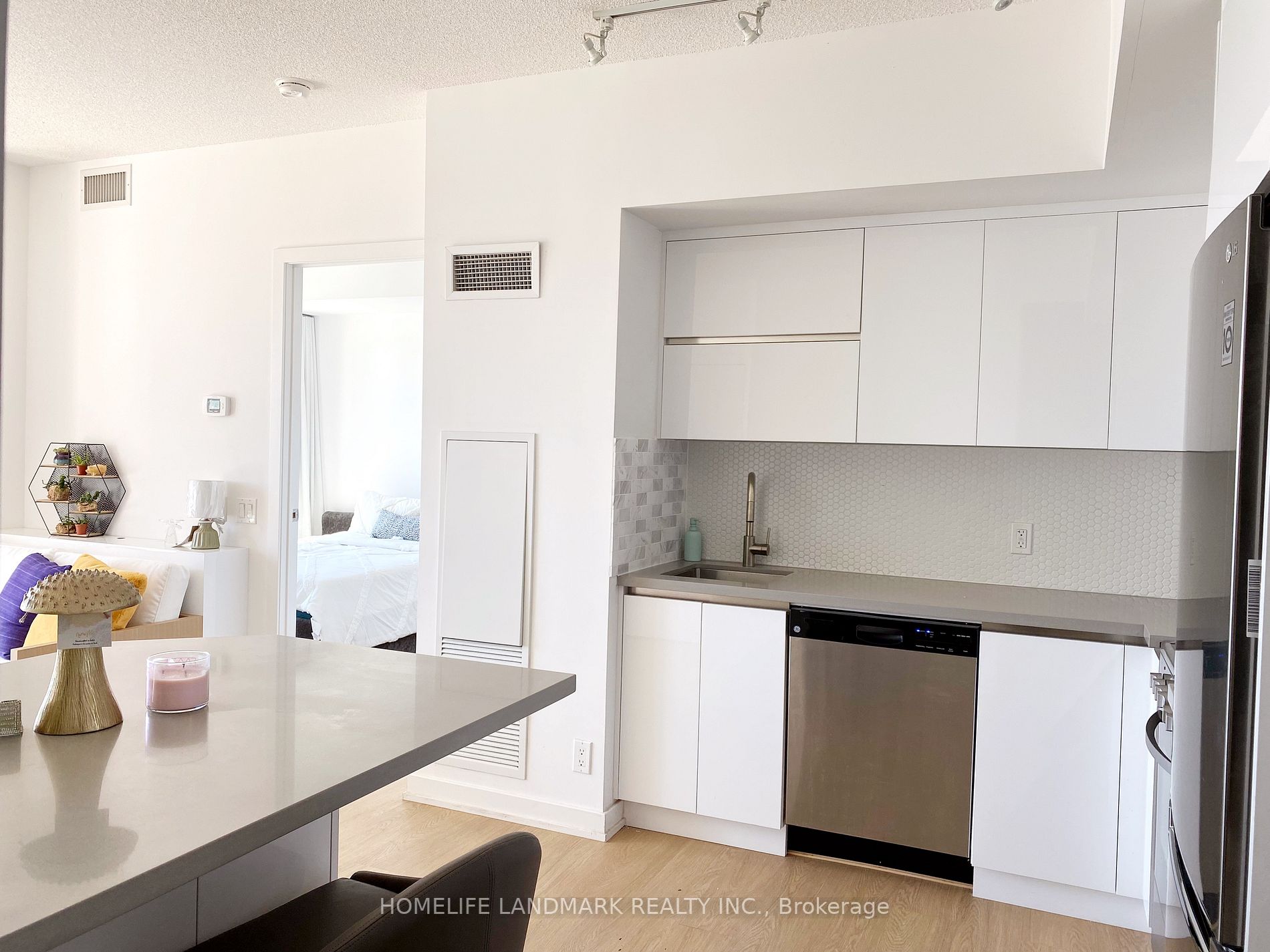 2200 Lake Shore Blvd W, #3710