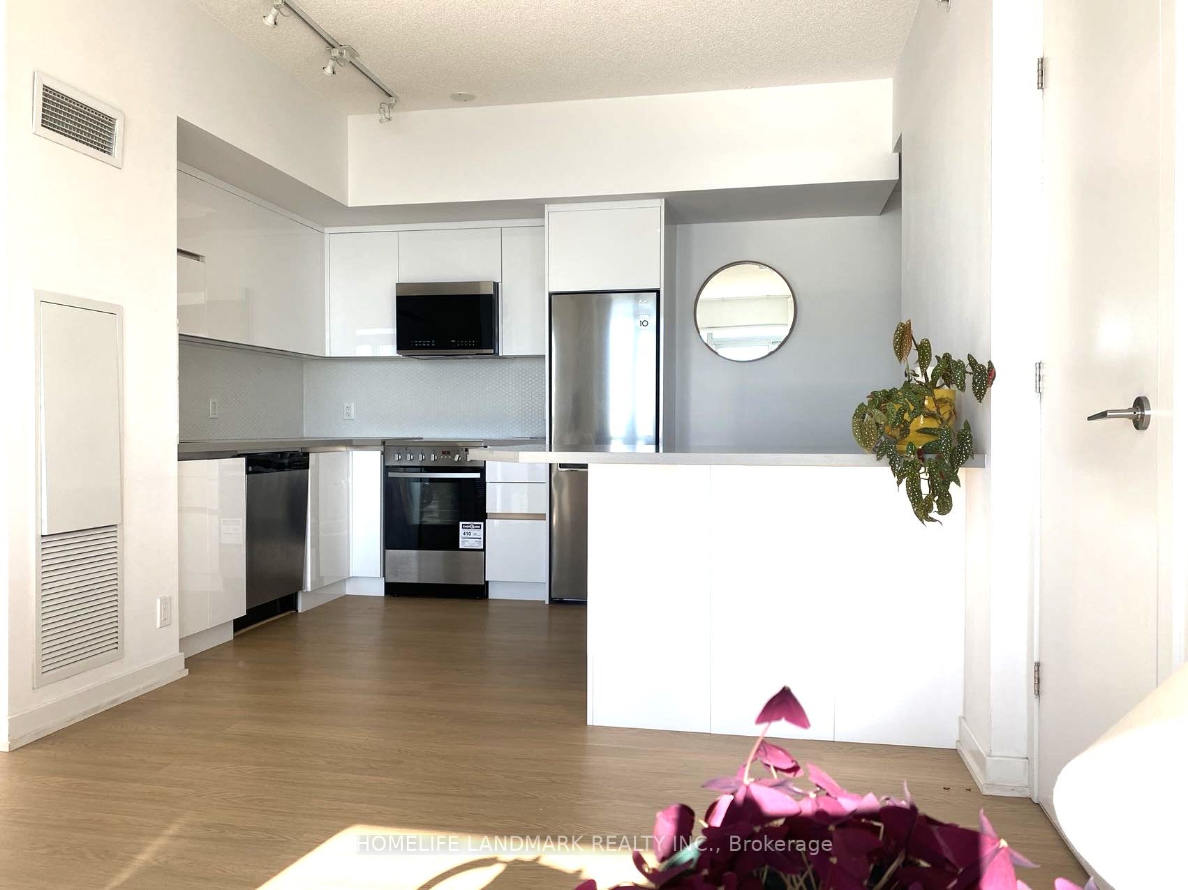 2200 Lake Shore Blvd W, #3710