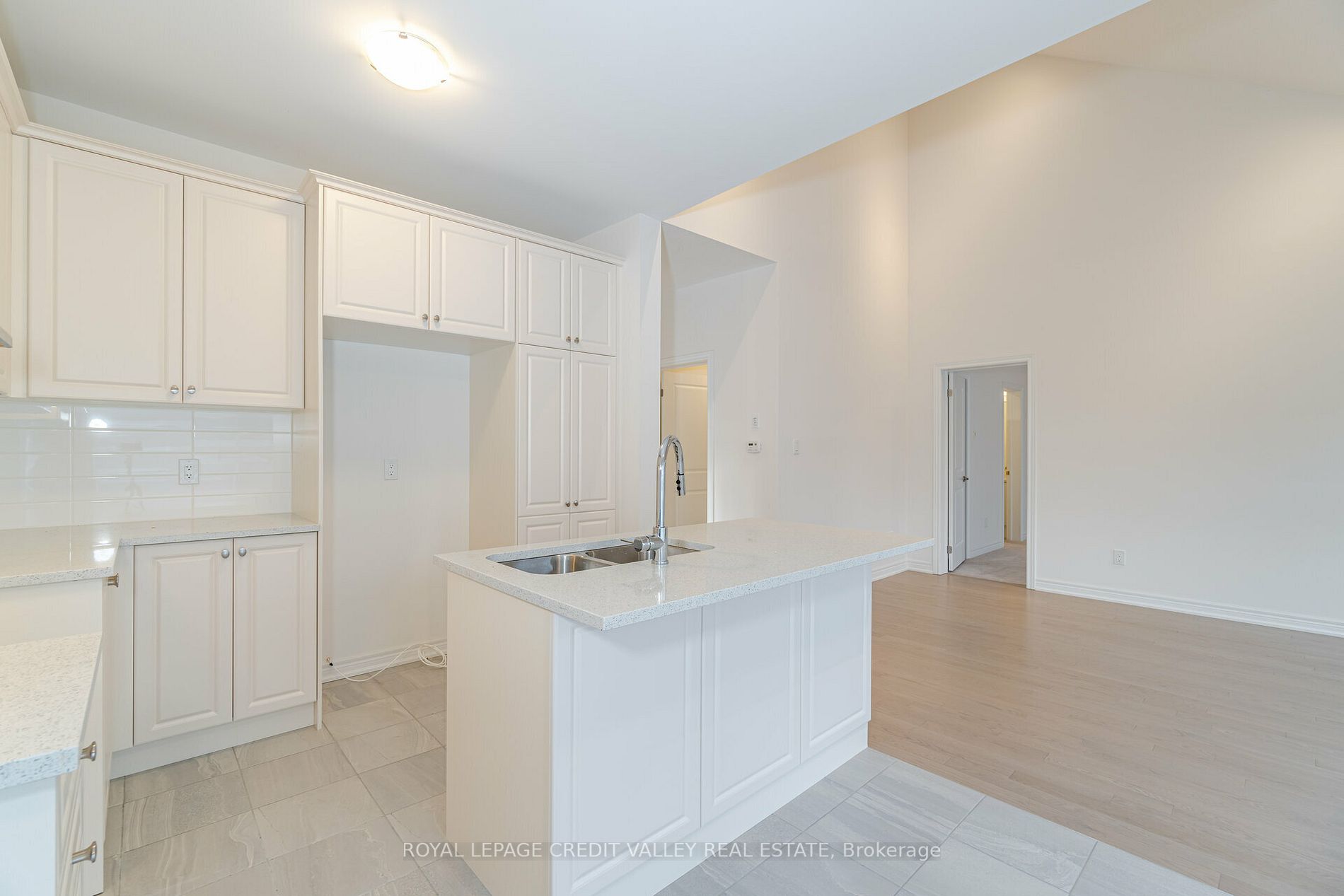 10 Abelia St, #6