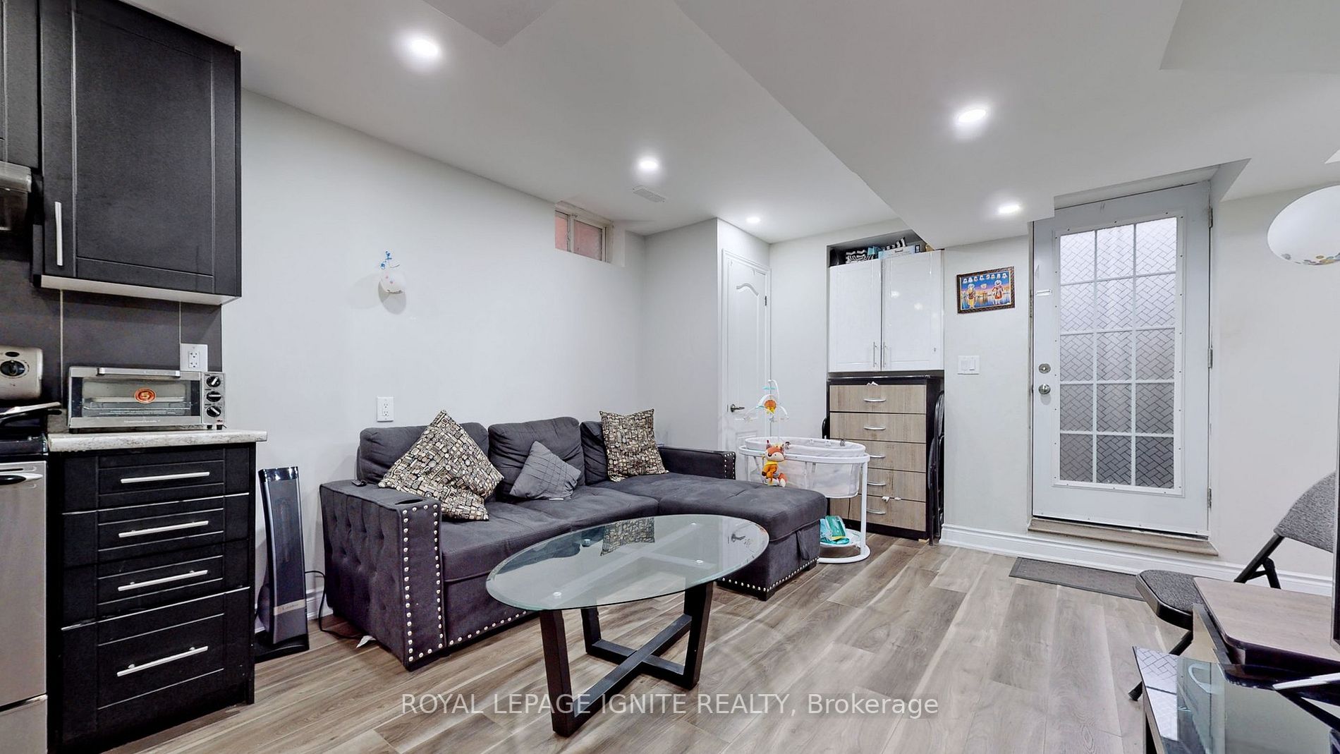 19 Dolly Varden Dr
