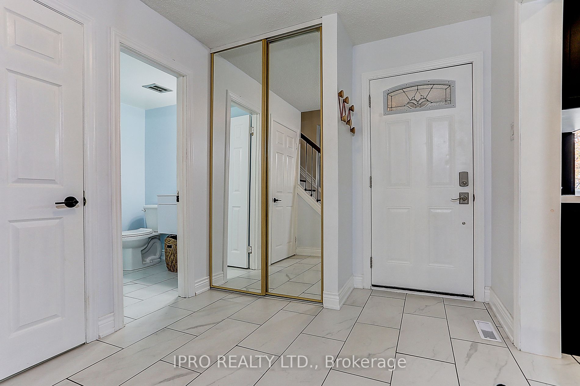 12 Nottawasaga Cres