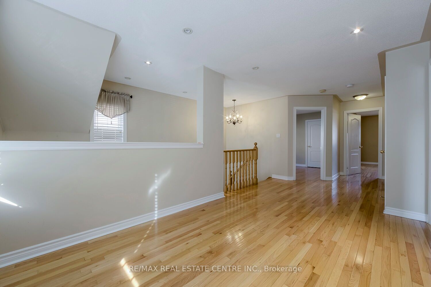 31 Redwillow Rd E