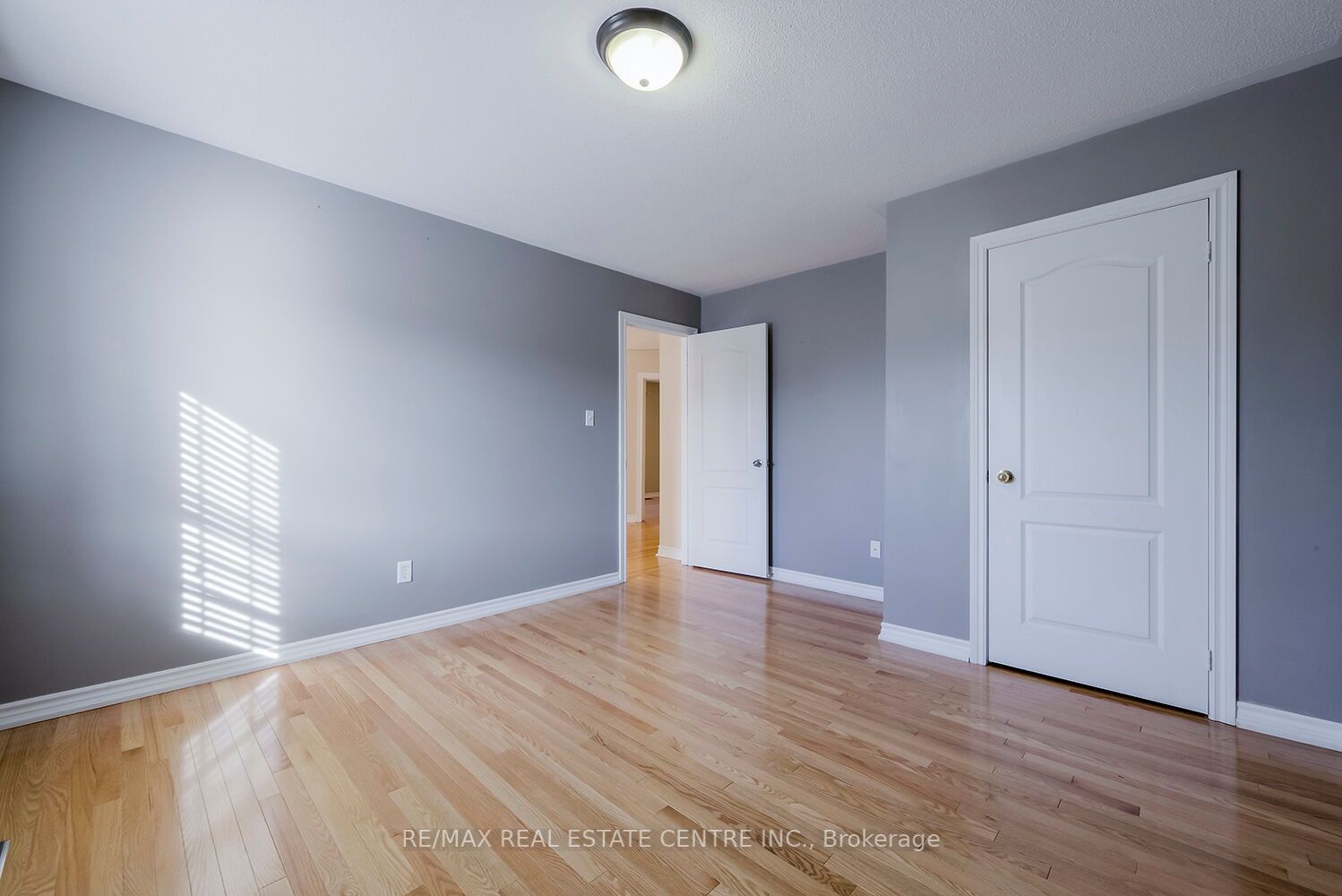 31 Redwillow Rd E