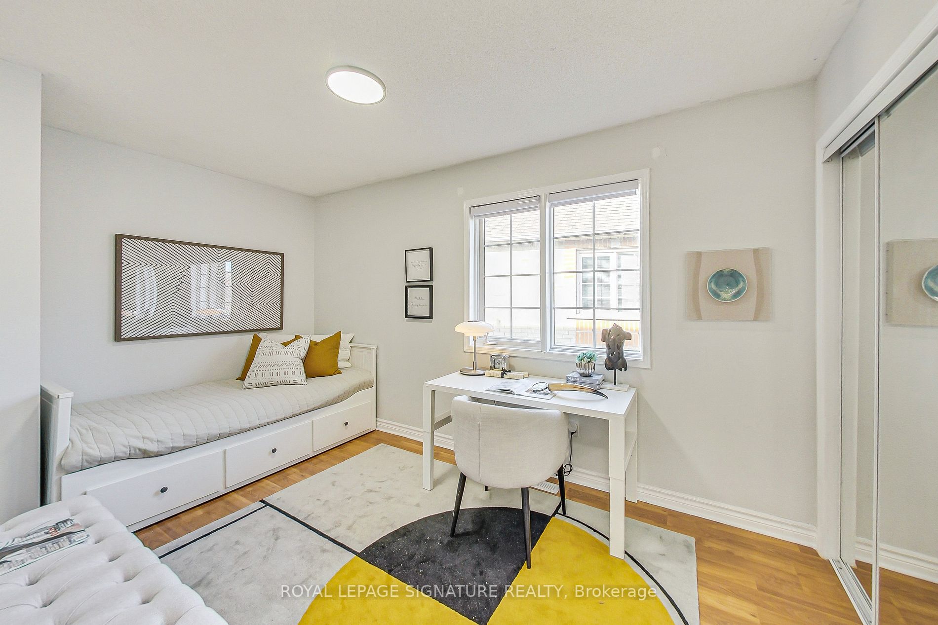 5238 Fairford Cres