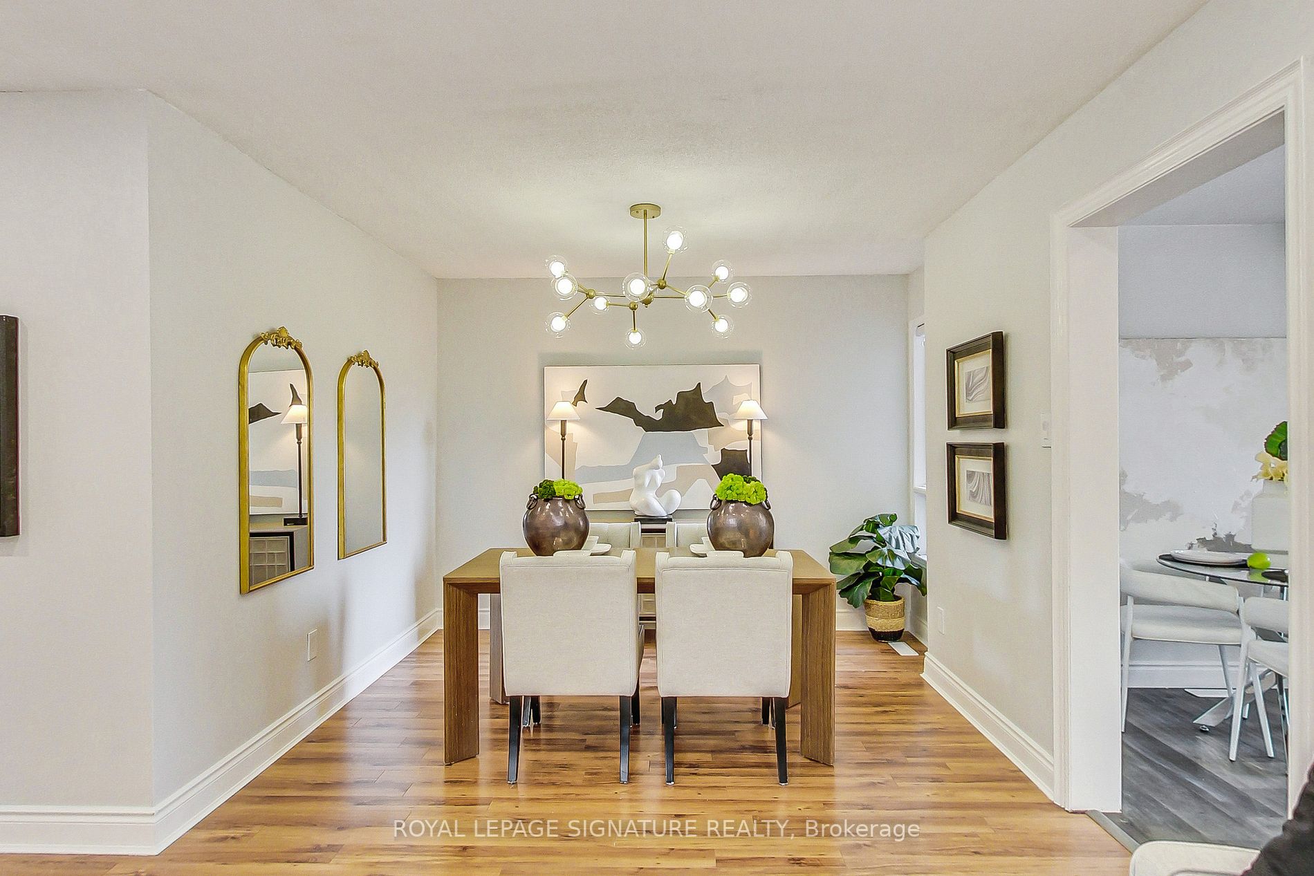 5238 Fairford Cres