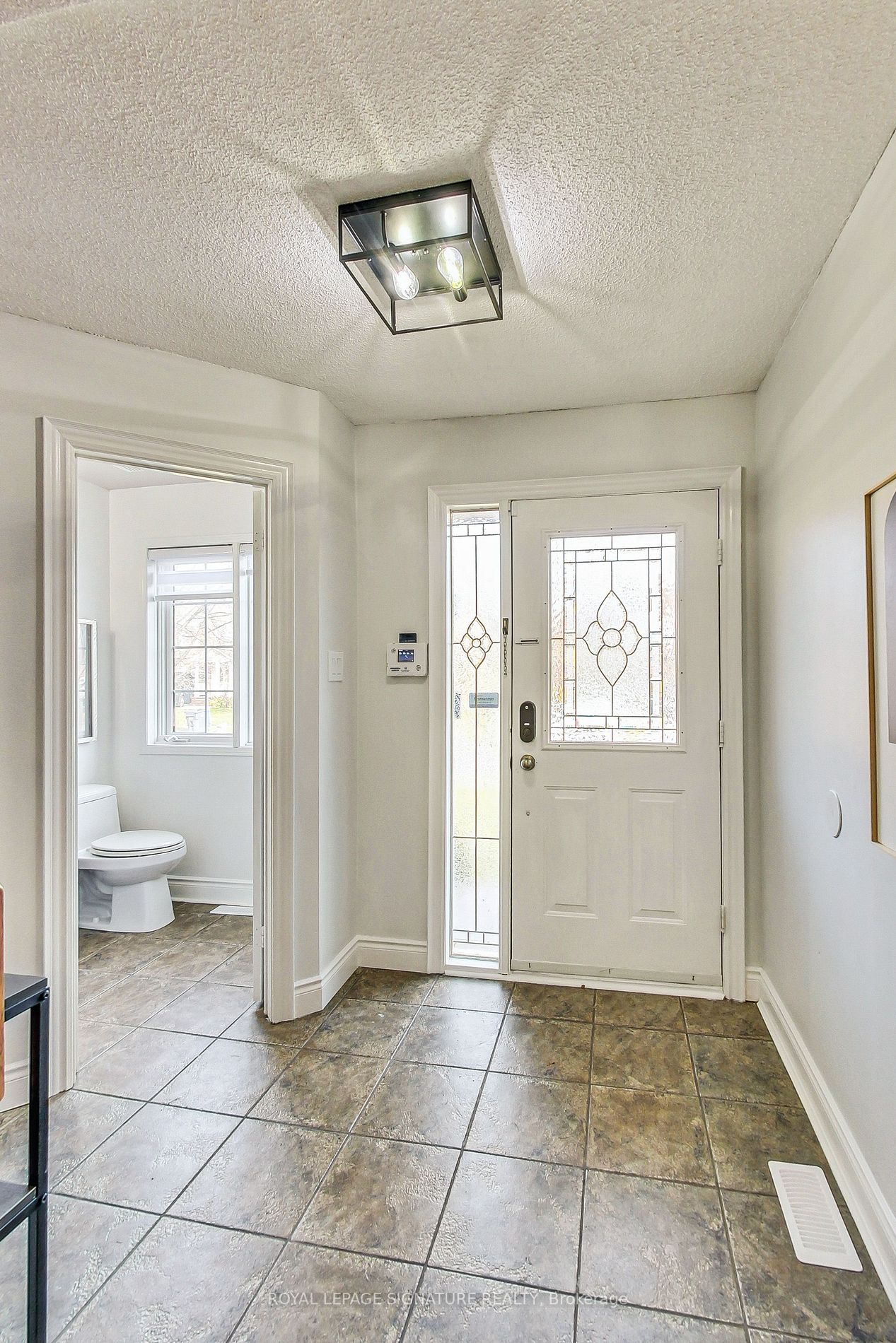5238 Fairford Cres