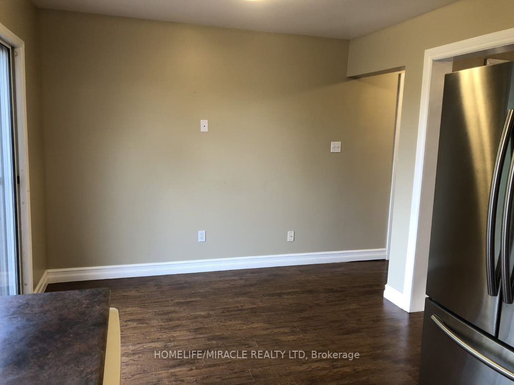 182 Howard Cres