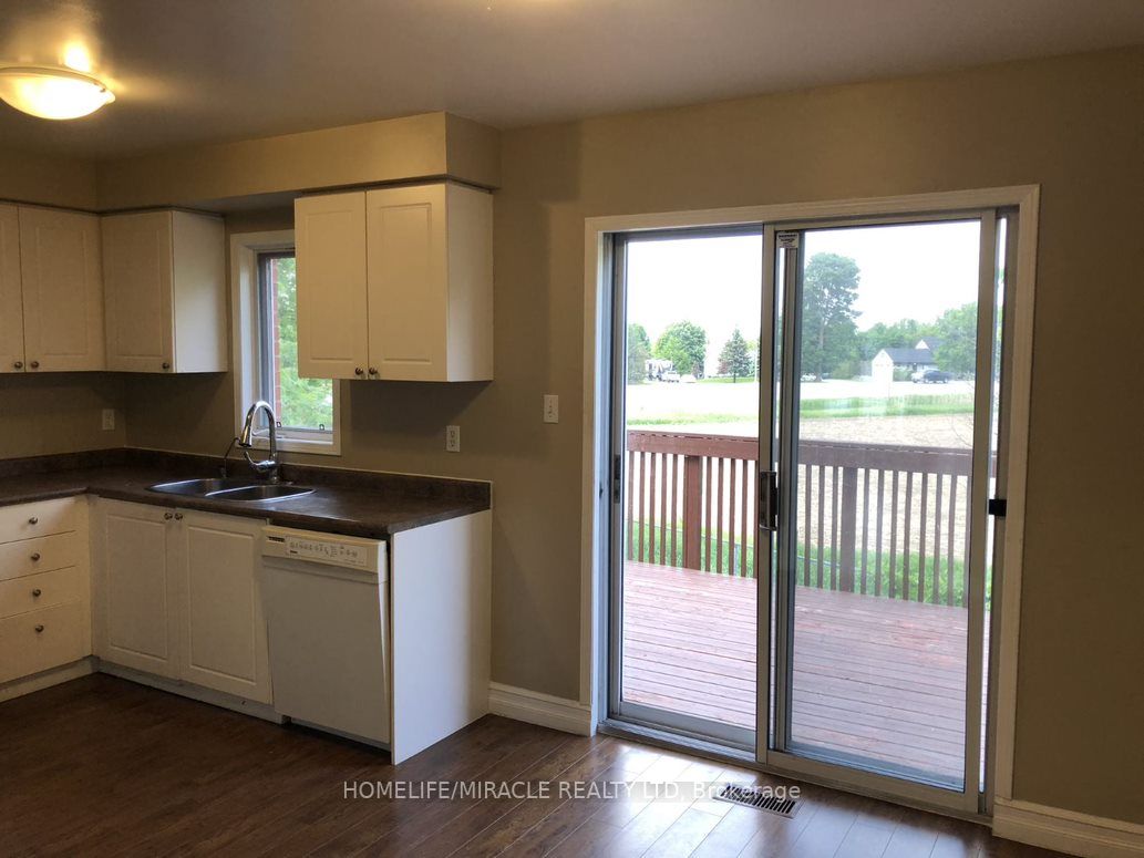 182 Howard Cres