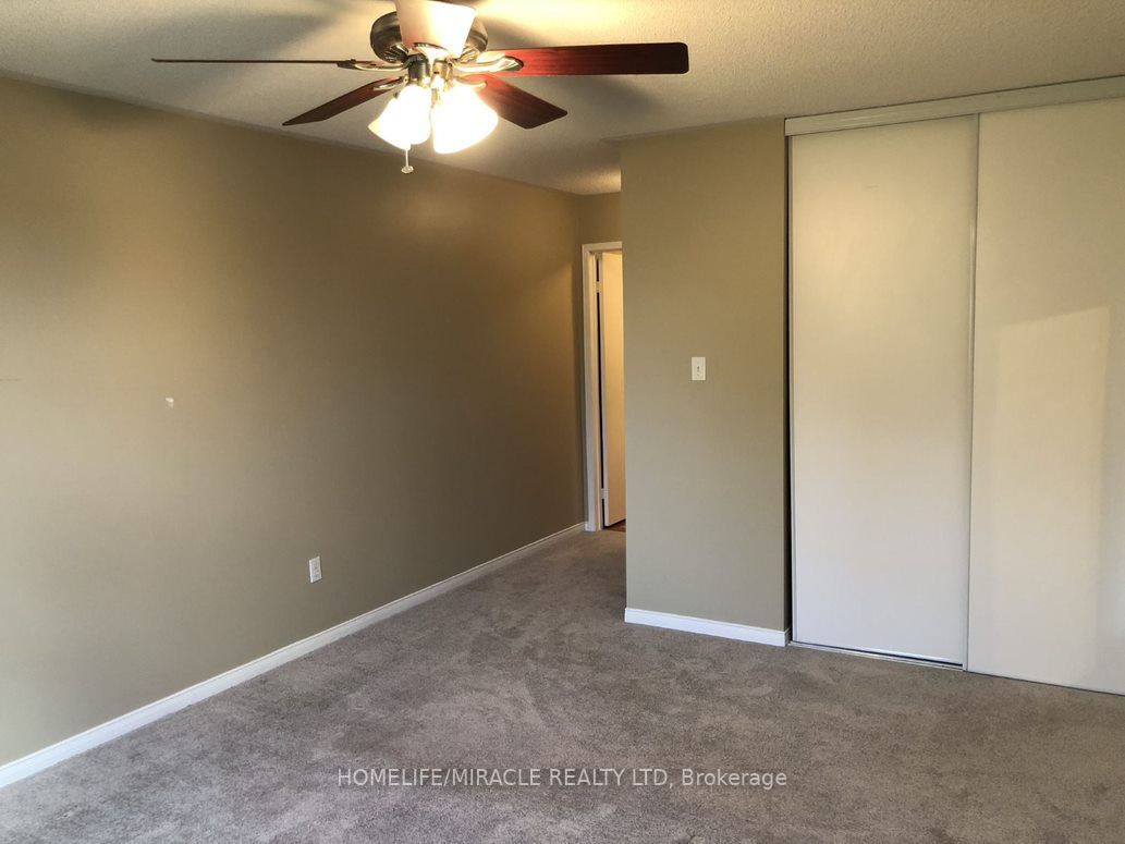 182 Howard Cres