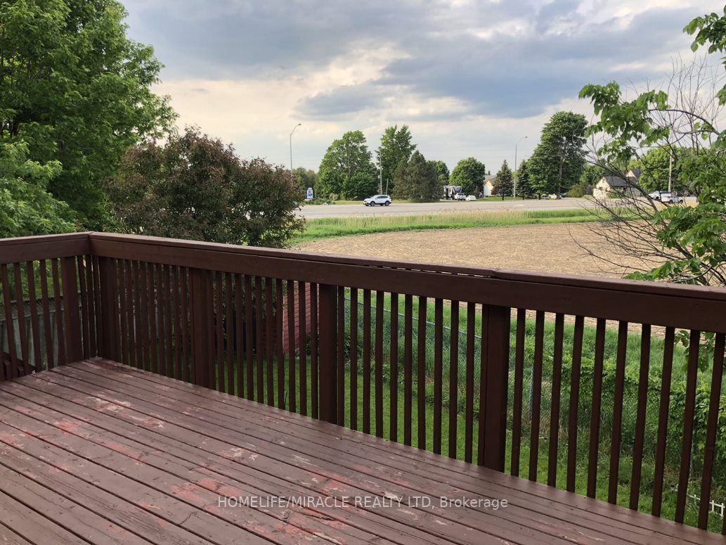 182 Howard Cres