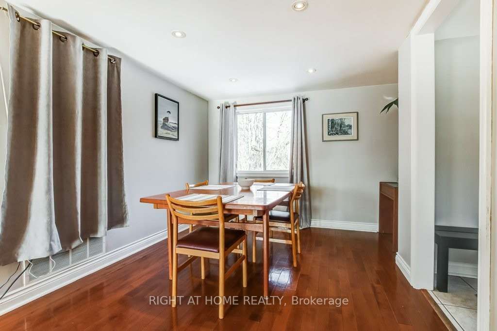 1364 Queen St W