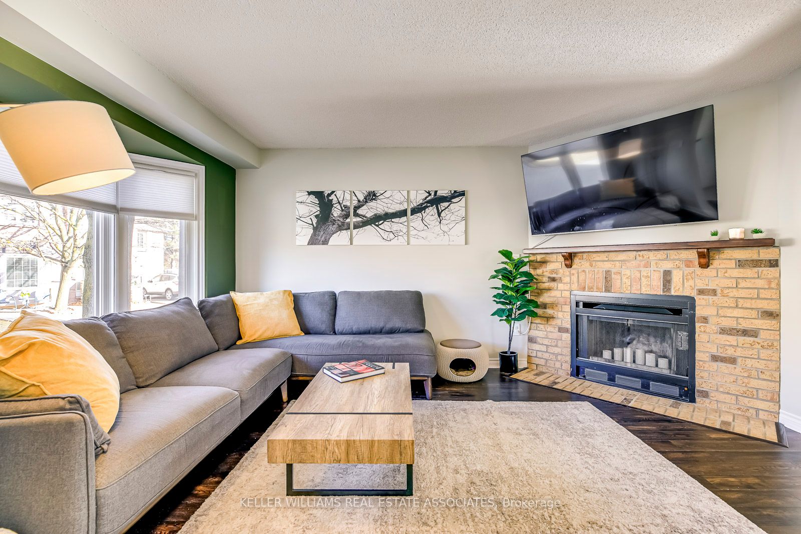 2345 Cotswold Cres, #16
