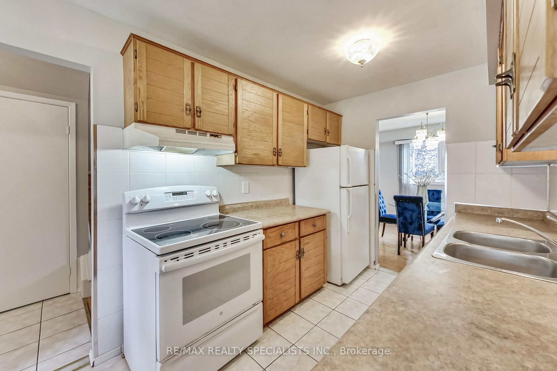 4389 Lee Dr