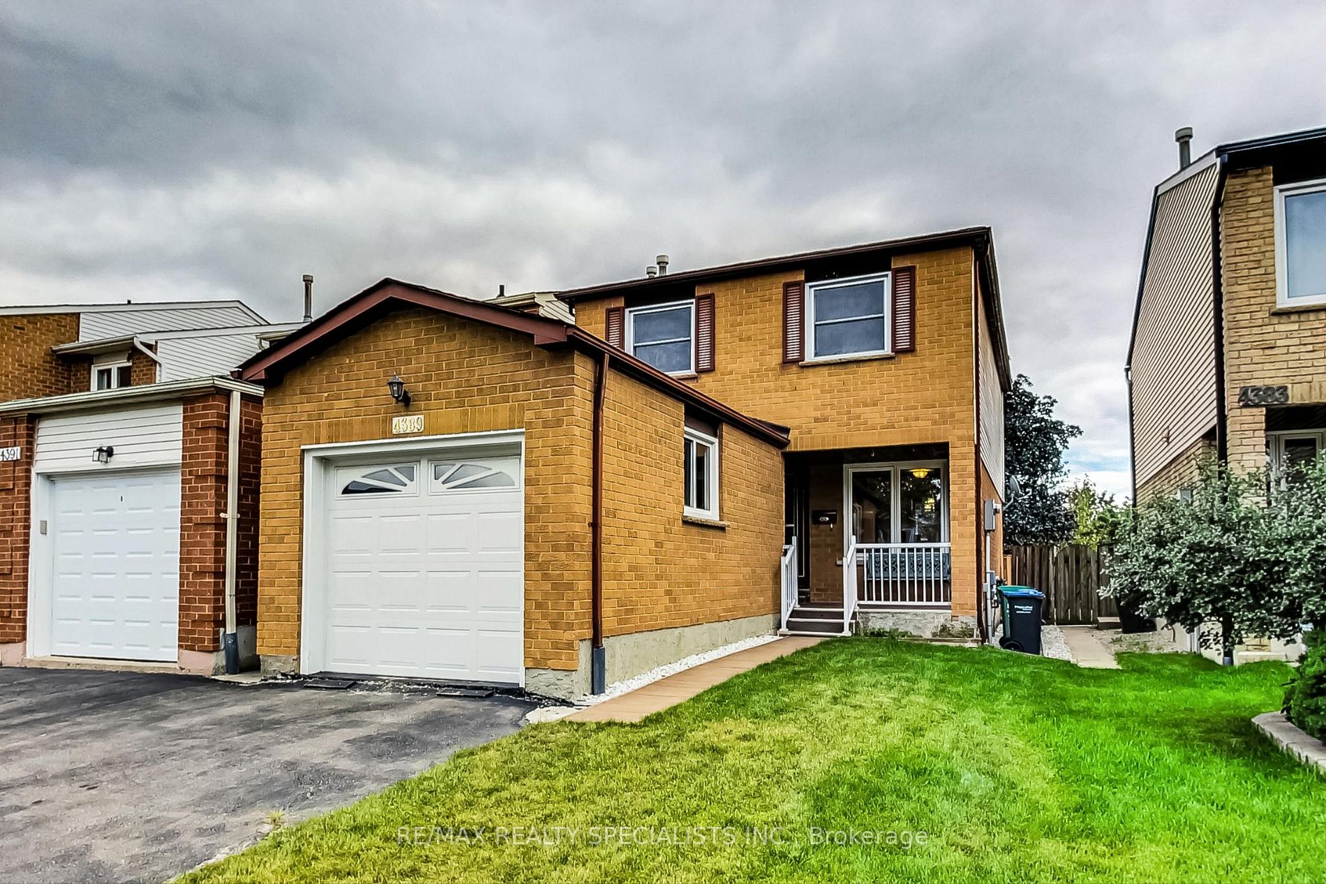 4389 Lee Dr