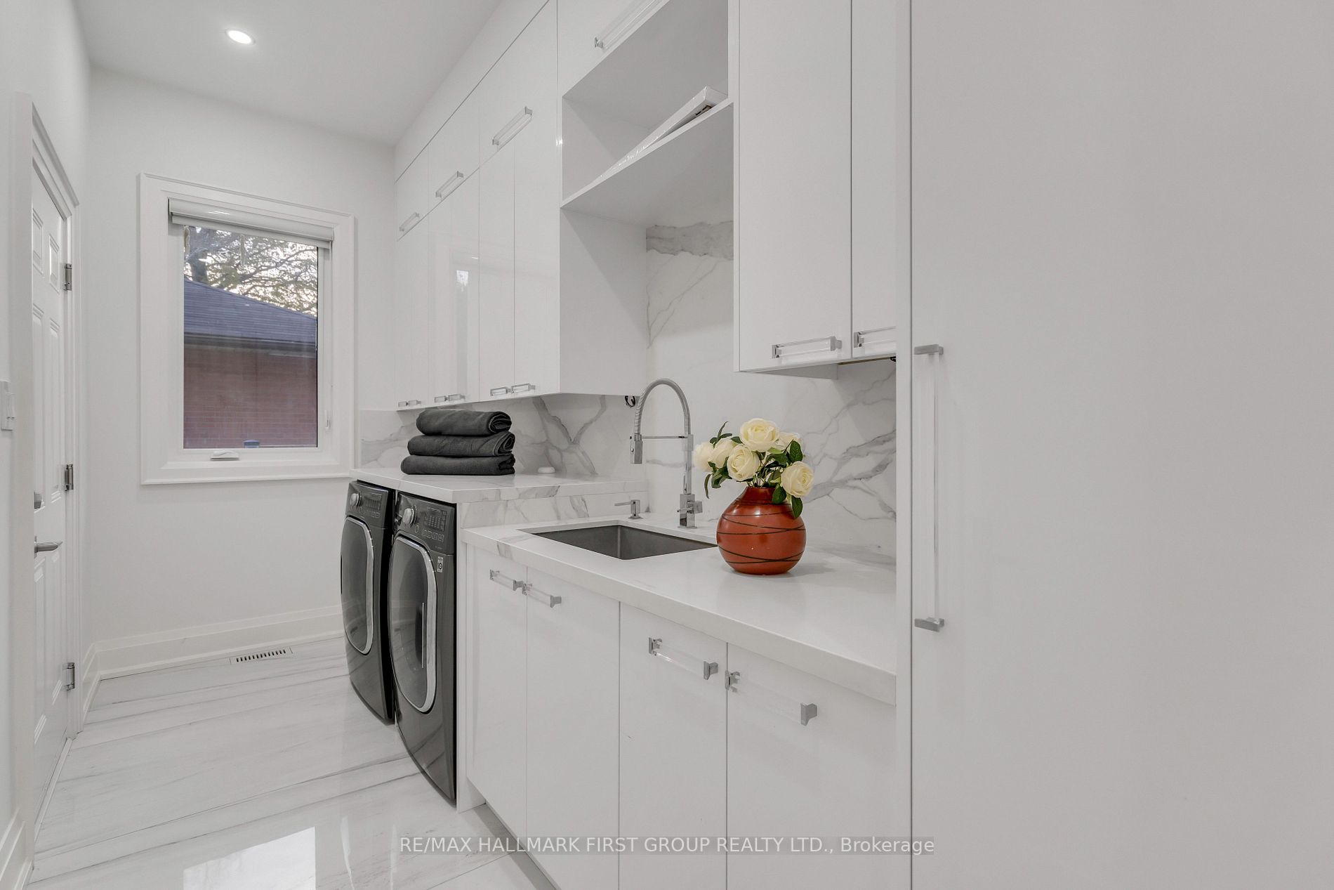 246 Edenbridge Dr