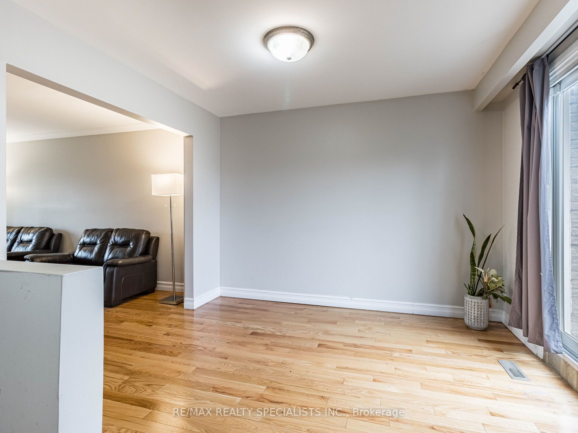 5475 Lakeshore Rd, #10