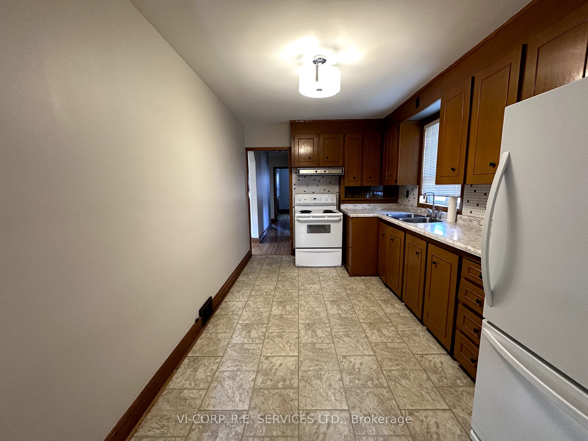 14 Bradfield Ave