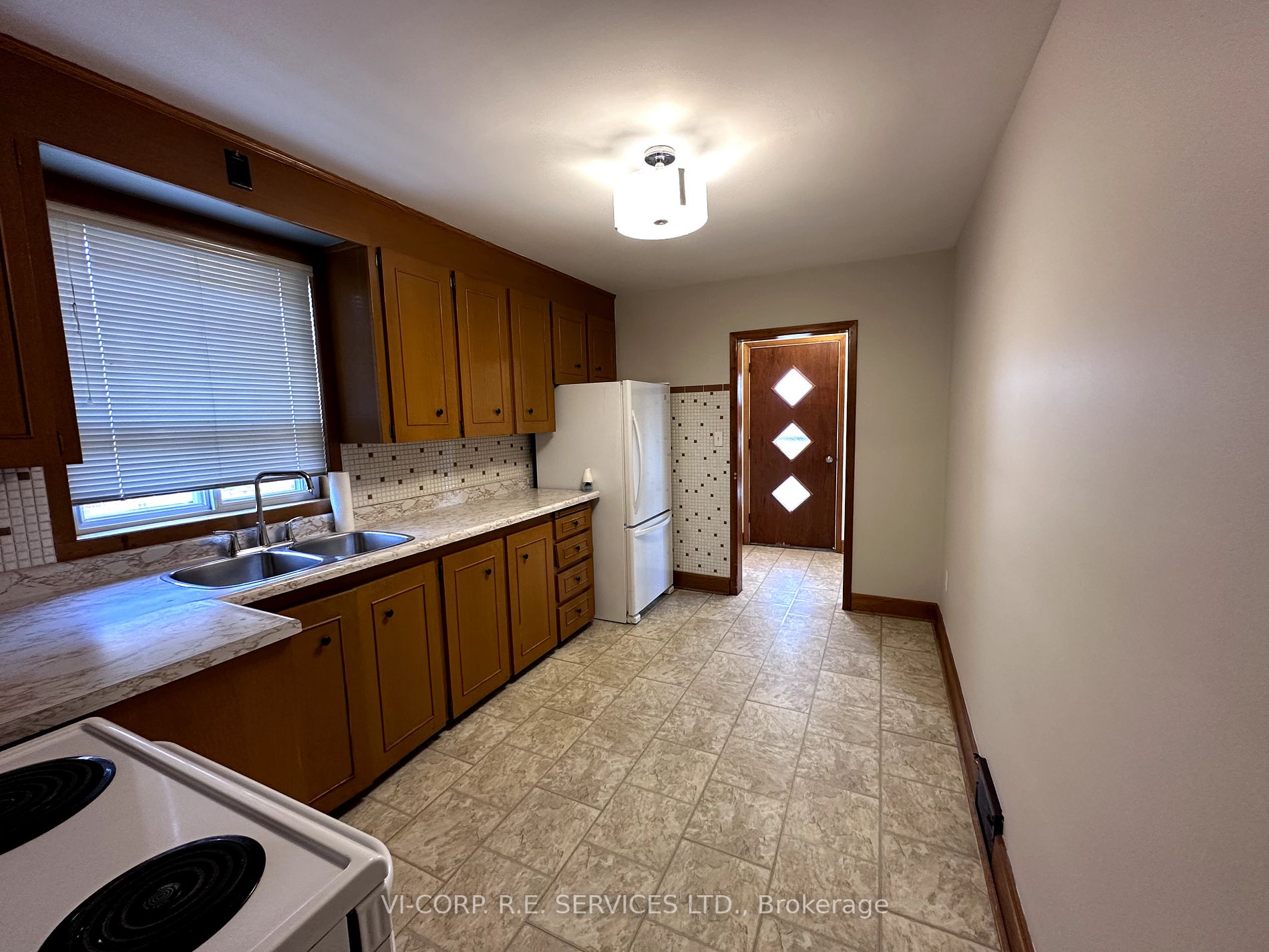 14 Bradfield Ave