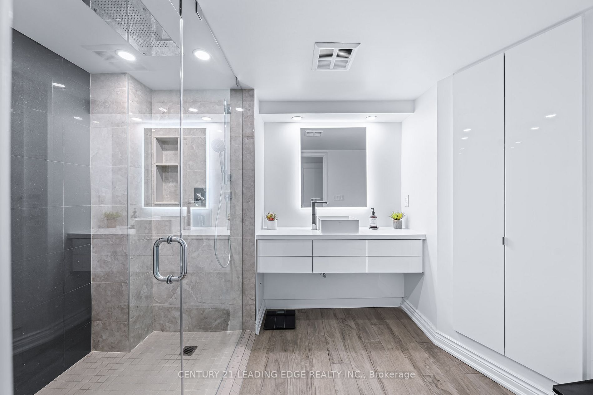 1 Palace Pier Crt, #3605