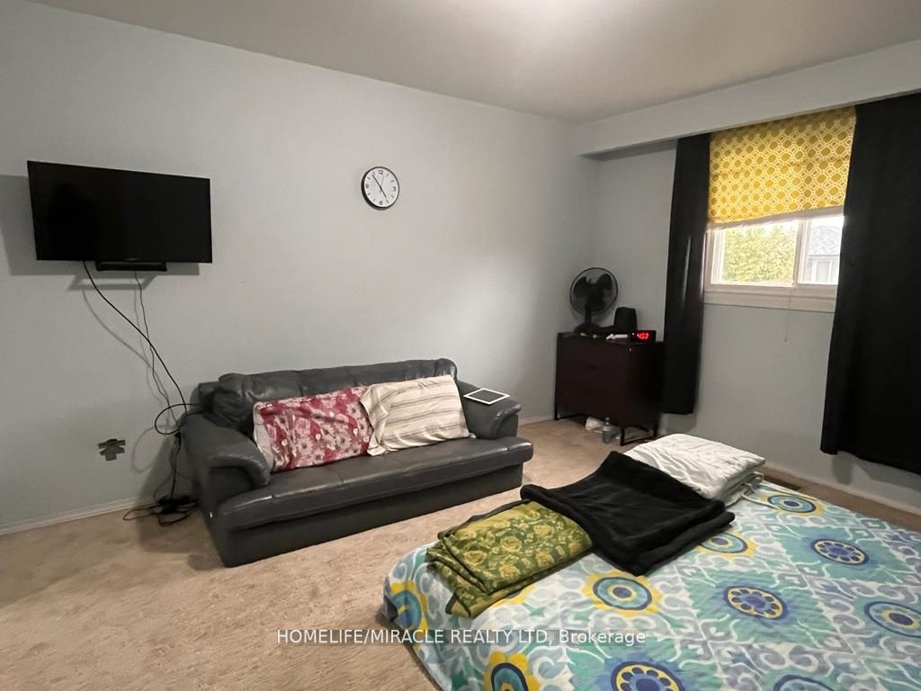 15 Radford Dr