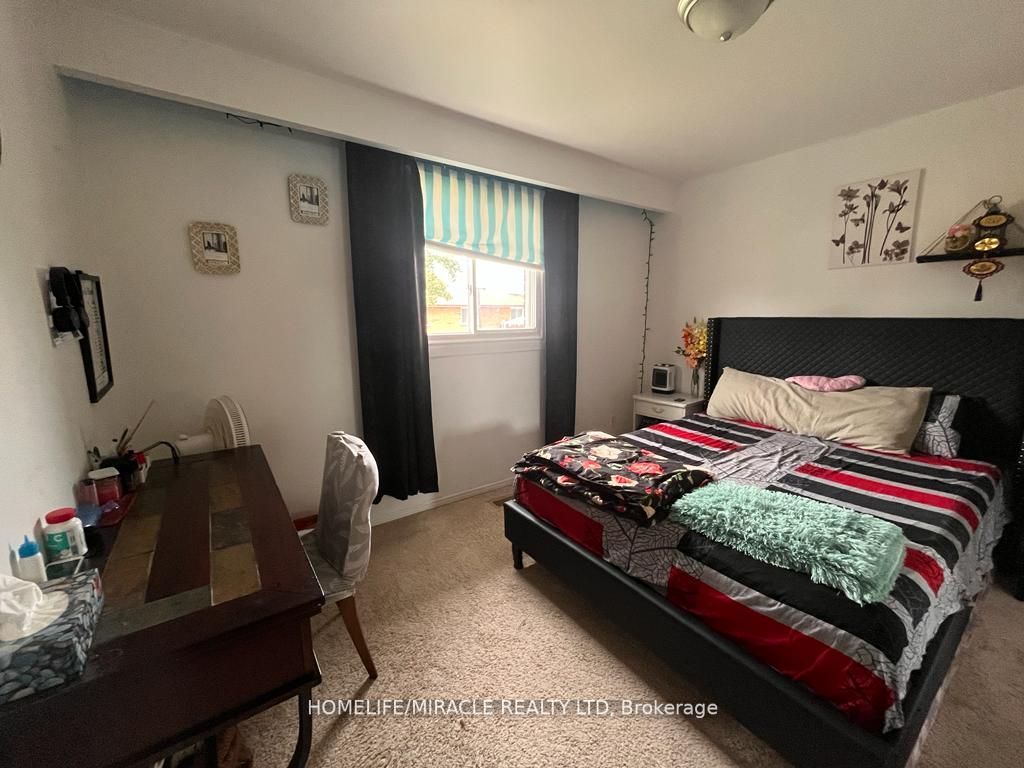 15 Radford Dr