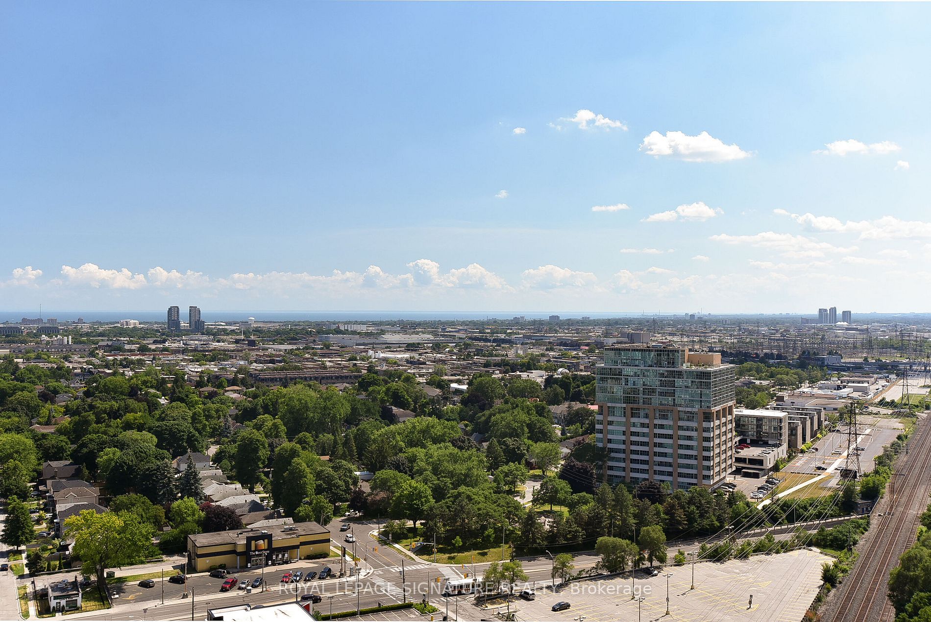 7 Mabelle Ave, #2308