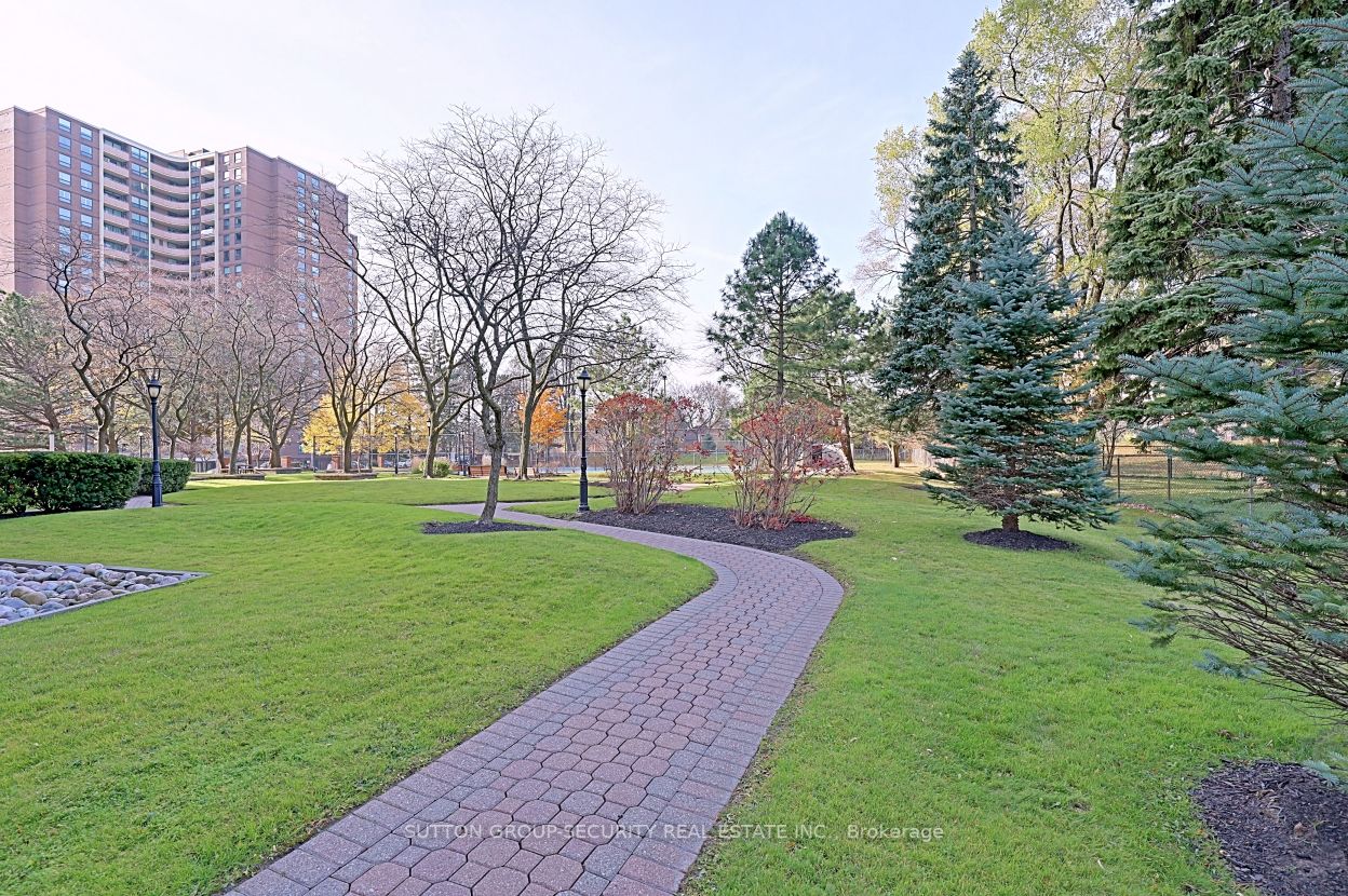 40 Richview Rd, #901