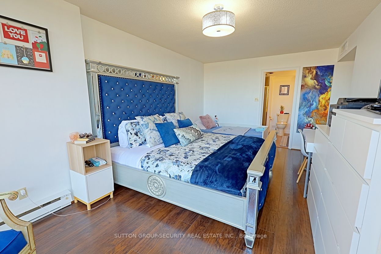 40 Richview Rd, #901