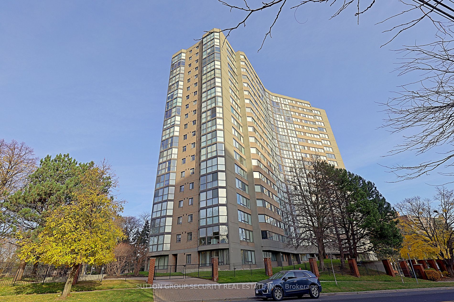 40 Richview Rd, #901