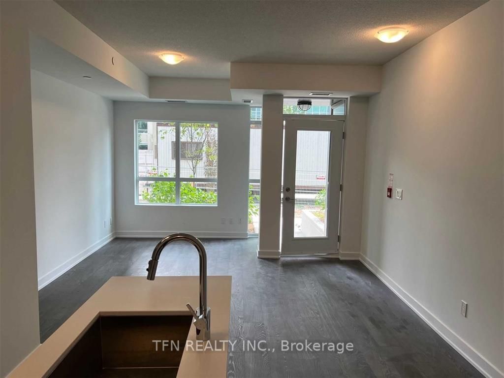 251 Manitoba St, #109