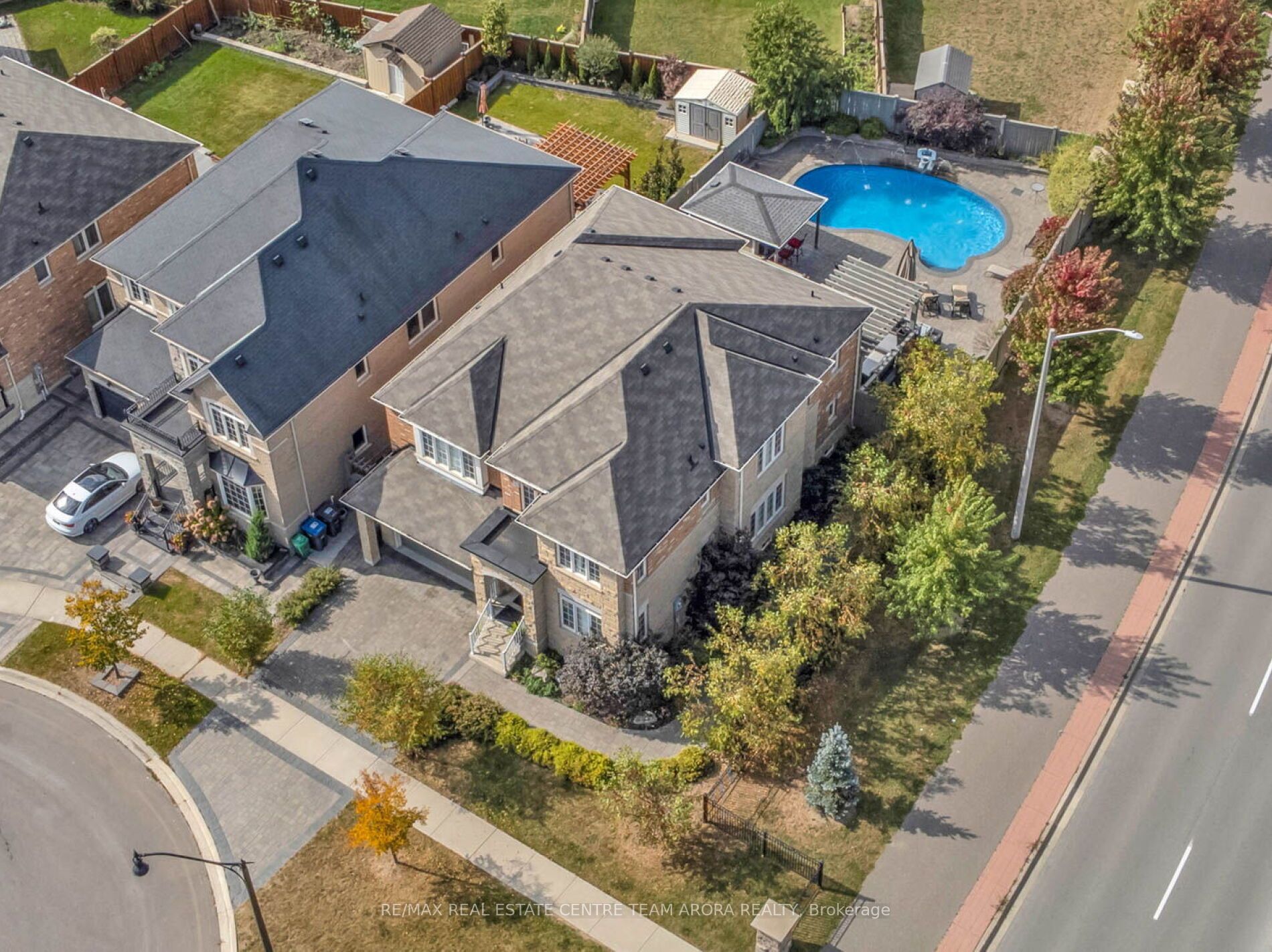 28 Alamosa Crt