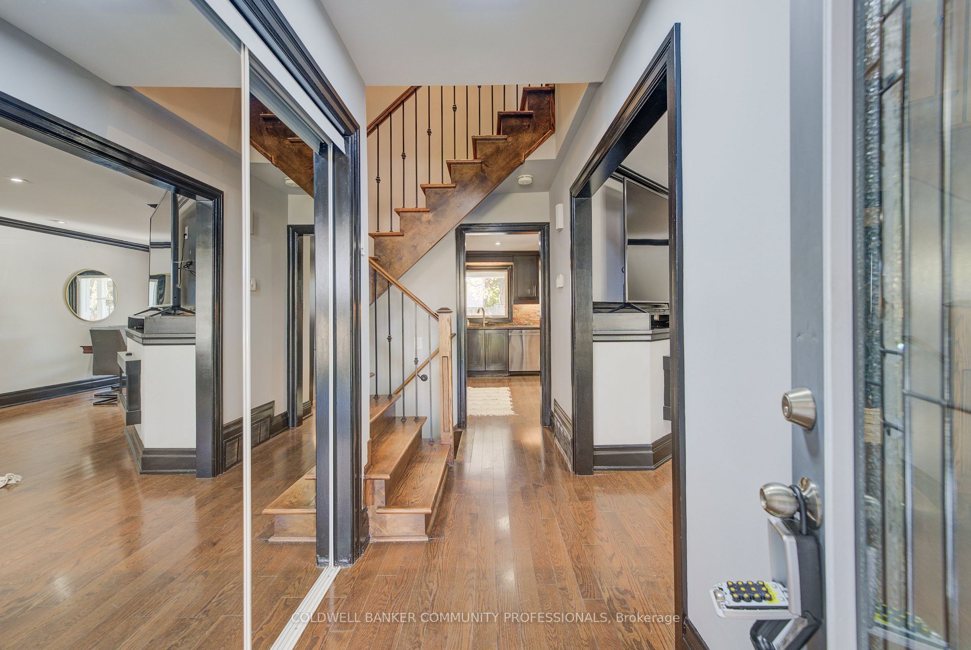 581 Holly Hill Cres