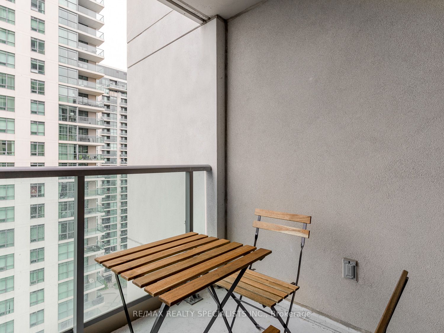 215 Sherway Garden Rd, #6