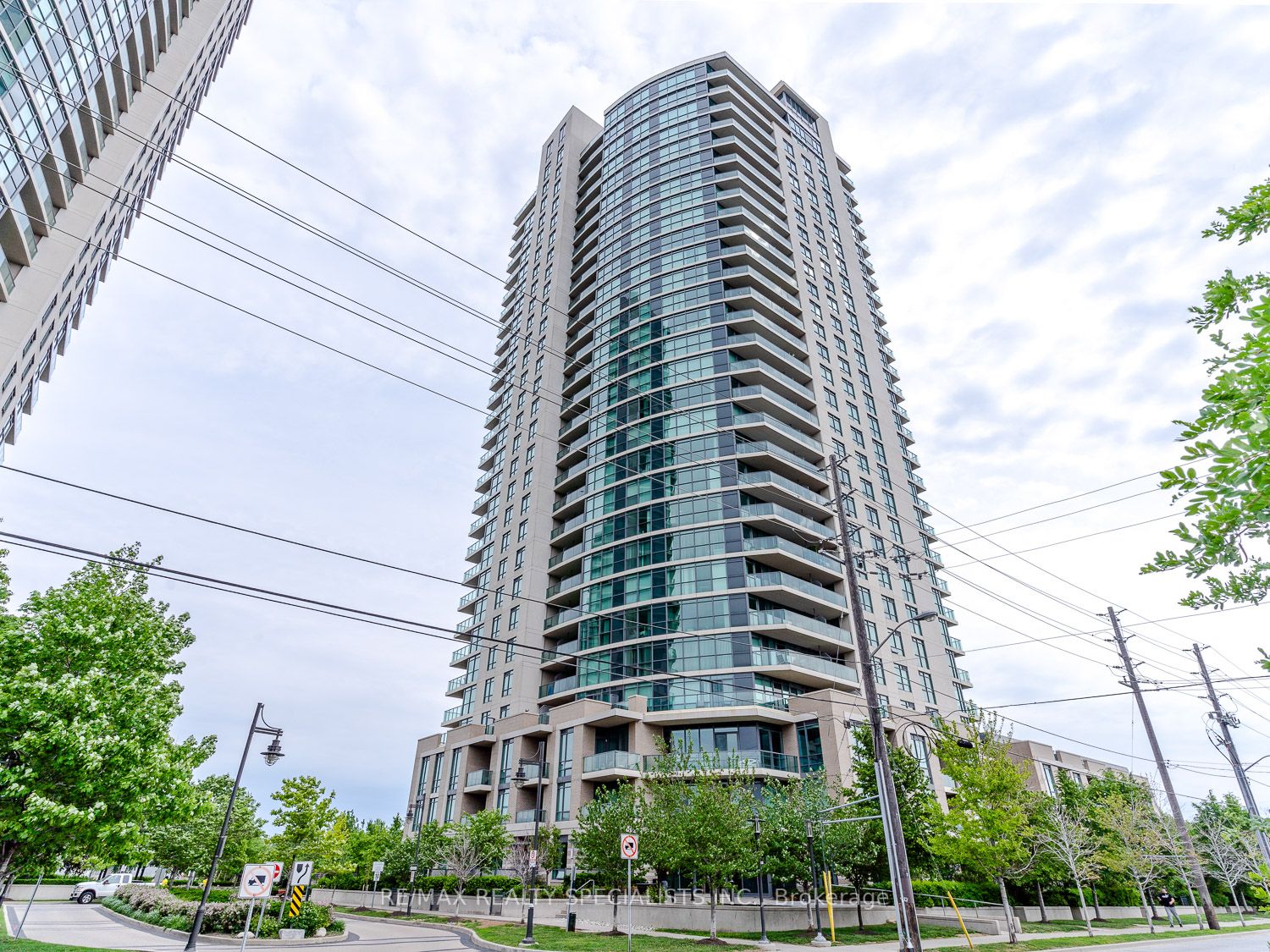 215 Sherway Garden Rd, #6