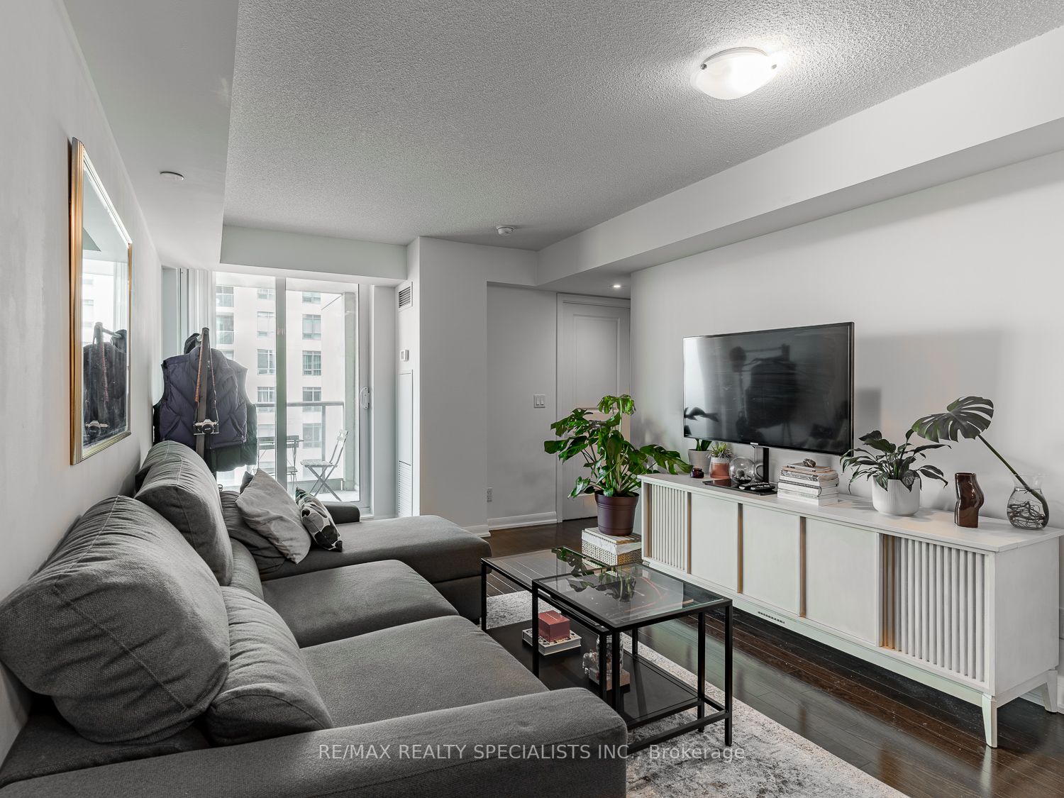 215 Sherway Garden Rd, #6